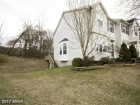2nd image of 401 Amelanchier Ct