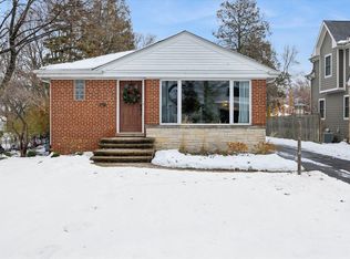 309 N Clinton Ave, Elmhurst, IL 60126