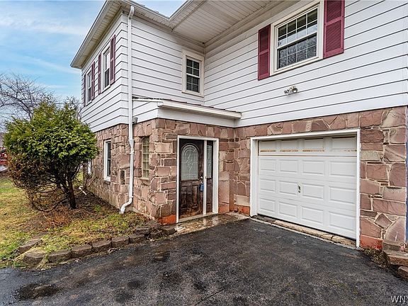 3rd image of 8465 Transit Rd