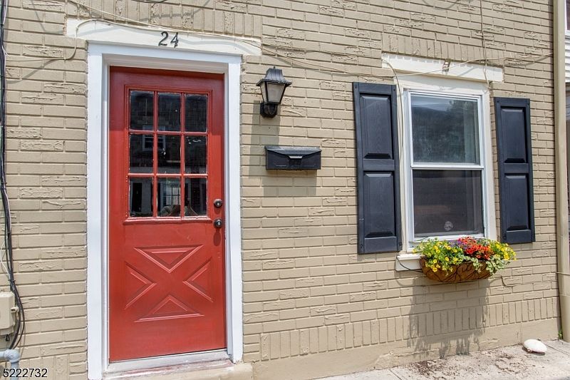 24 Elm St, Lambertville, NJ 08530 Zillow