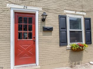 24 Elm St, Lambertville, NJ 08530