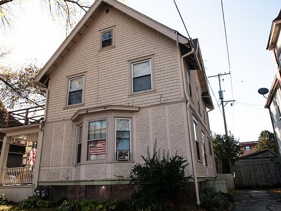 2nd image of 1921 E Park Pl #1923