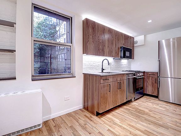 3rd image of 123 Bank St #170A
