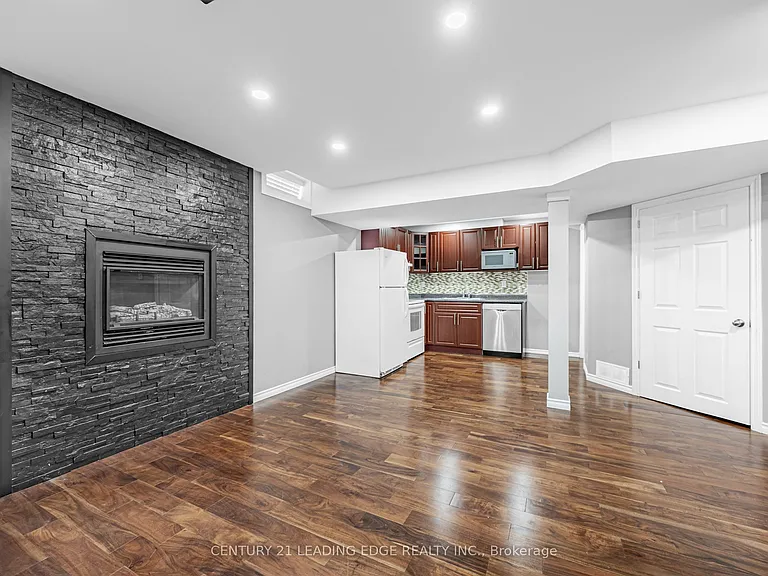 98 Erskine Dr #LOWER — Photo 8
