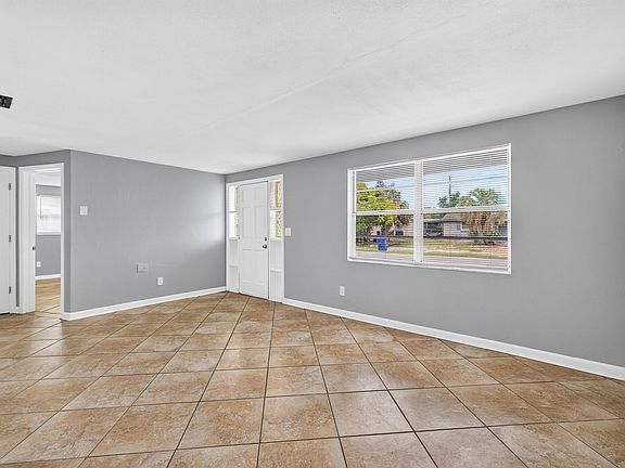 5th image of 2516 Templewood Dr