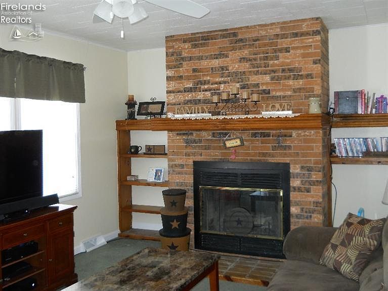 1st image of 206 W Cayuga Trl