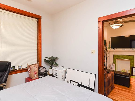 2nd image of 2821 W Shakespeare Ave #Ao3