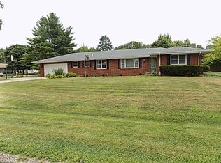 32 Oakbrook Dr, Ottawa, IL 61350