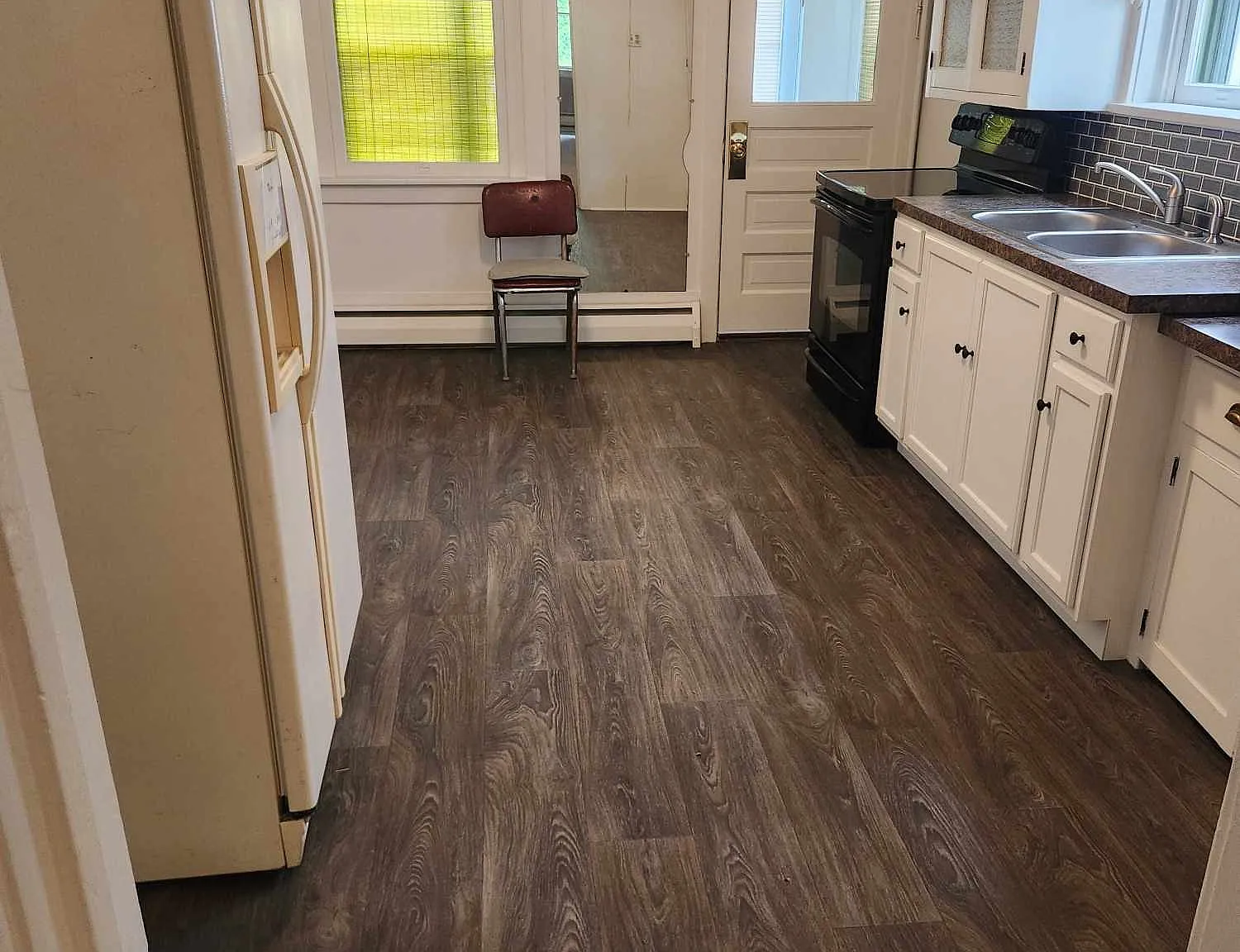 3 bed, 1296 sqft, $1,450 — Photo 2