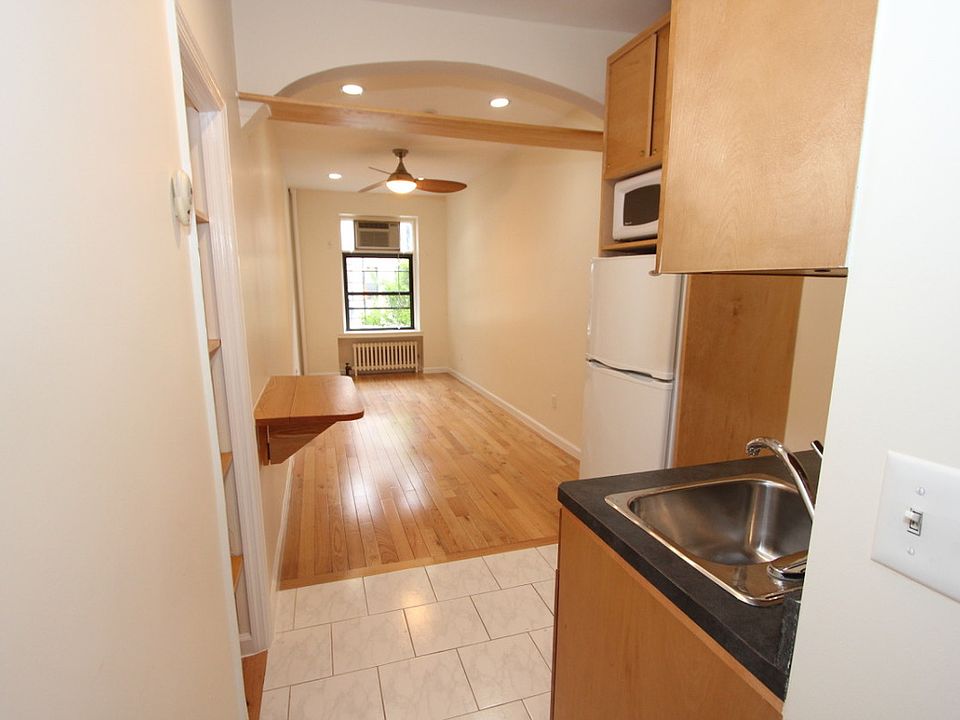 1st image of 315 W 14th St APT 2C