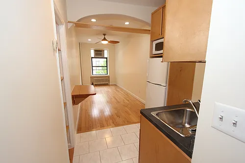 315 W 14th St #2C Photo 1