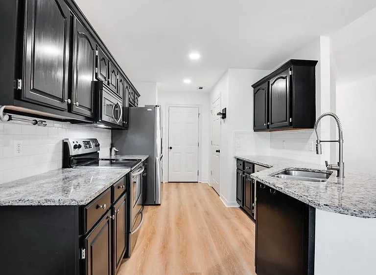 6820 Cutter Ct — Photo 5