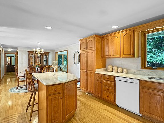 4th image of 13 Guillemette Street