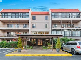 45 Eagle Crest Dr APT 100, Lake Oswego, OR 97035