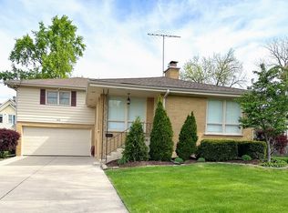 209 E Union Ave, Wheaton, IL 60187