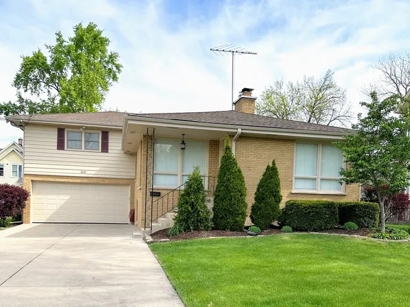 209 E Union Ave, Wheaton, IL 60187