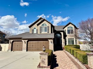 3042 W Chalk Creek Way, South Jordan, UT 84095