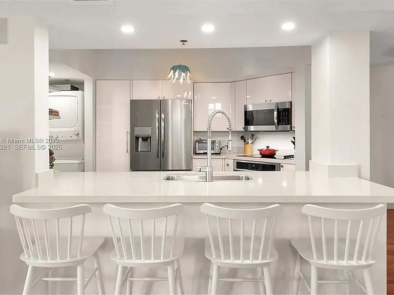 125 Jefferson Ave #121 — Photo 1