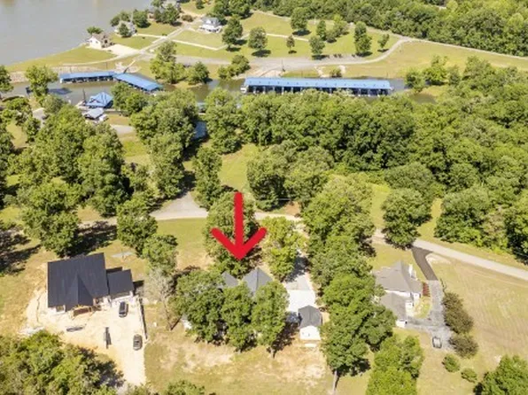 621 Bradley Ln, Bath Springs, TN 38311