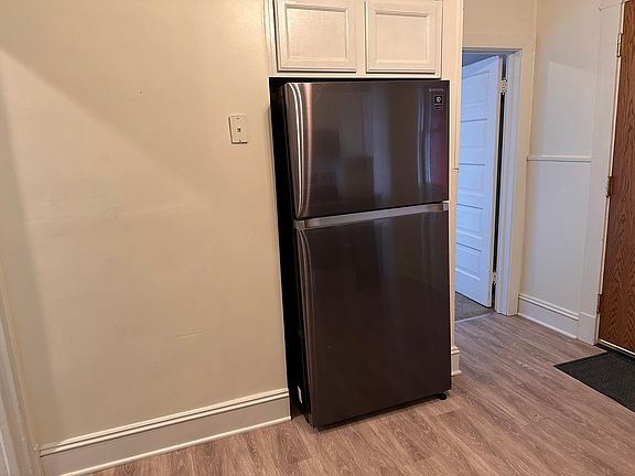 5th image of 14720 Detroit Ave Unit 2