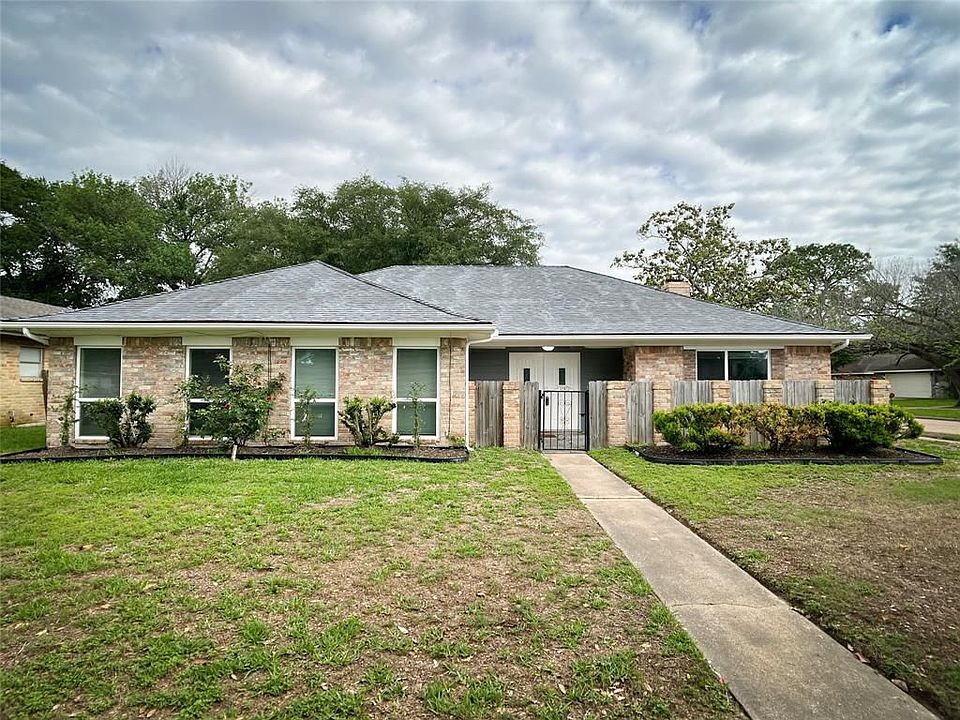 1st image of 22102 Woodrose Dr