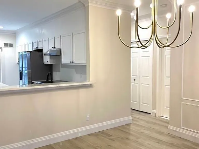 3047 Camden Dr — Photo 3