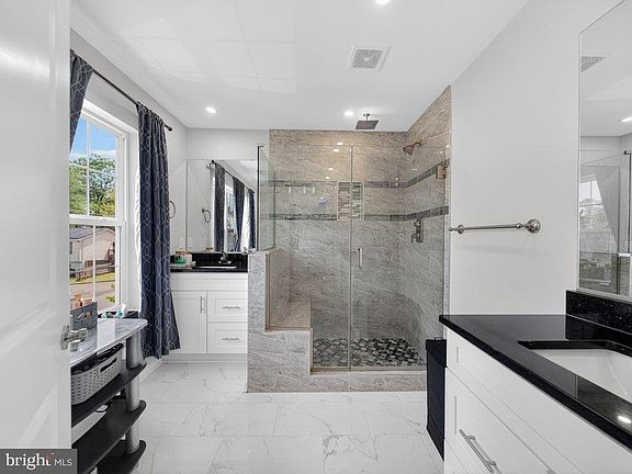 4th image of 4831 Gunther St