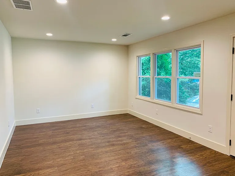 364 Brooks Ave SW — Photo 13