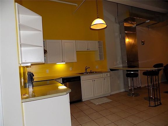 3rd image of 1117 Douglas Ave Unit 114