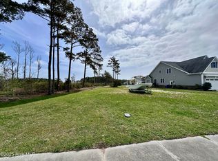 1208 Hidden Cove Ave, Morehead City, NC 28557
