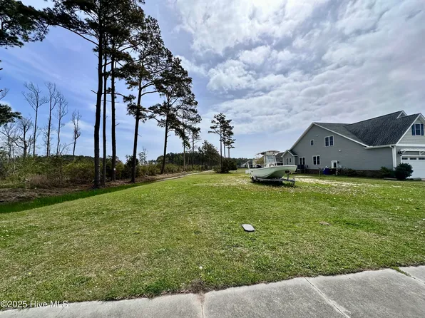 1208 Hidden Cove Avenue, Morehead City, NC 28557