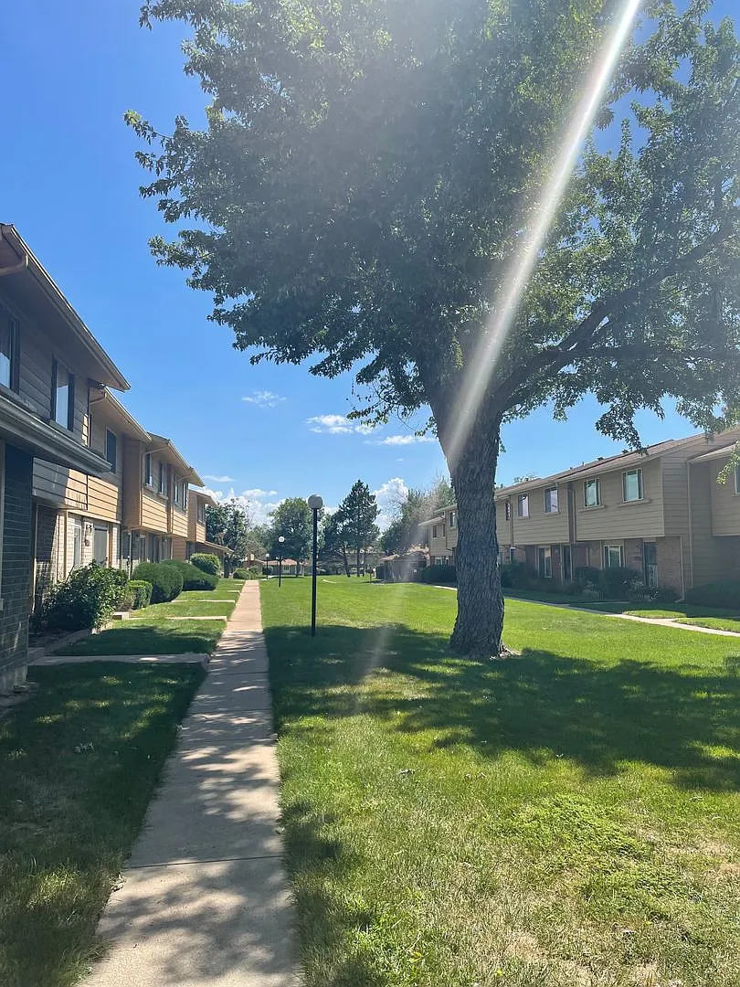 2 weeks free with lease signed and move-in occurs by 9/4/26! Updated 3 BD/ 1.5 BA Townhome in Aur... — Photo 3