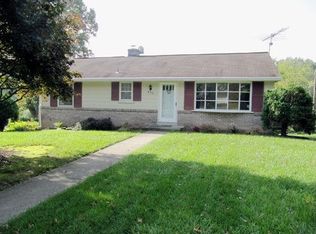 930 Imperial Dr, Lancaster, PA 17601