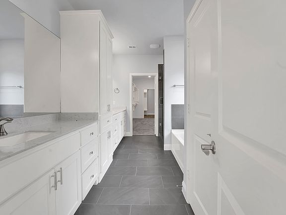 4th image of 356 Lake Bluff Dr