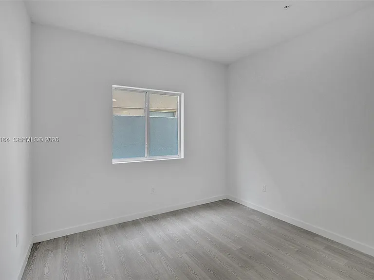 1567 NW 1st St #5 — Photo 15
