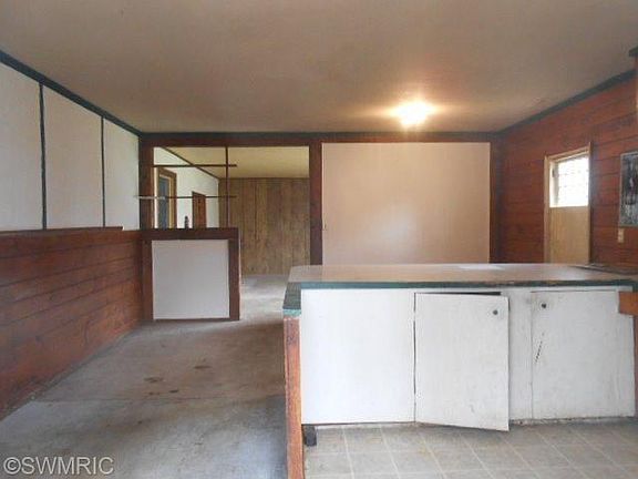 3rd image of 84280 1st St