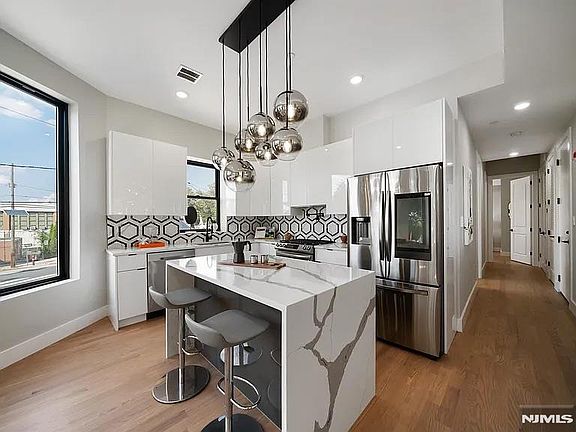3rd image of 3568 John F Kennedy Blvd #3