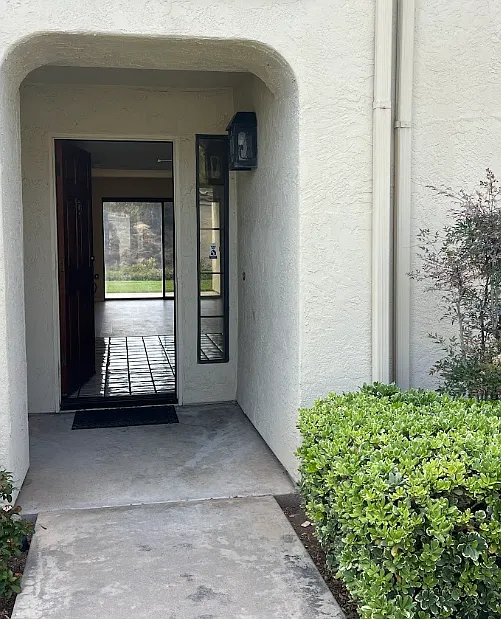 1 Undisclosed Address — Photo 3