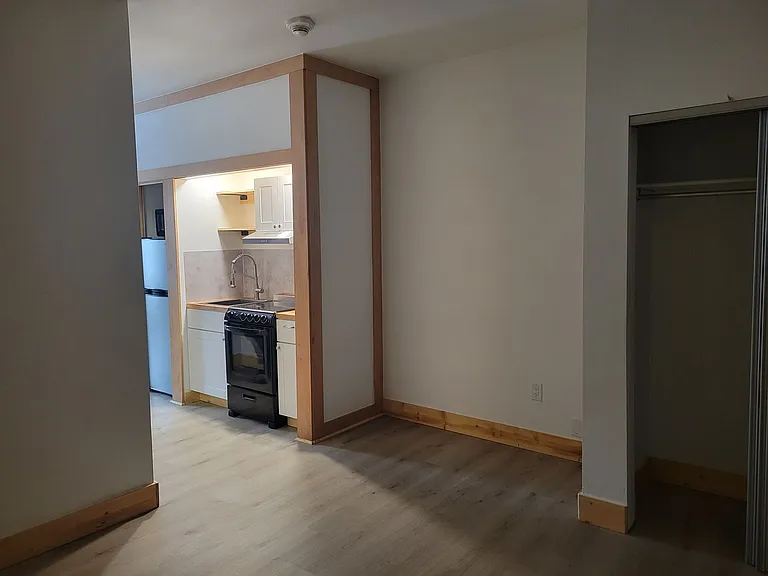 Ski Town Apartments — Photo 76