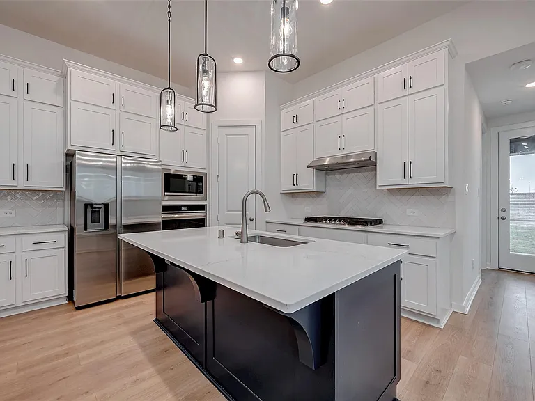 11430 Gossamer Wing Ln — Photo 2