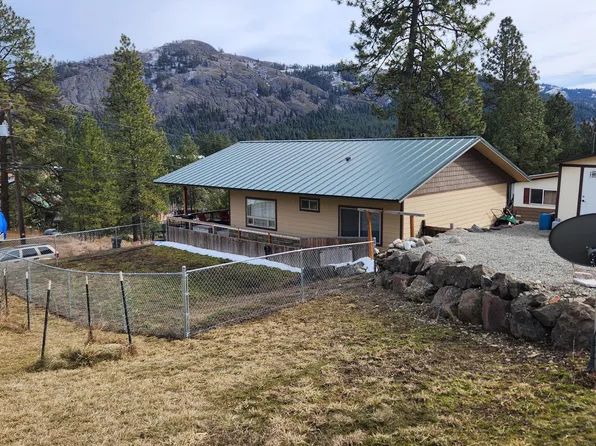 1054 Lower Madison St, Republic, WA 99166