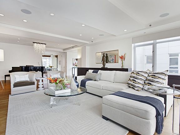 3rd image of 426 W 58th St #Penthouse 4