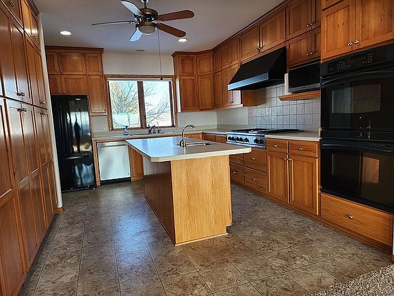 4th image of 11387 Gilbert Ave