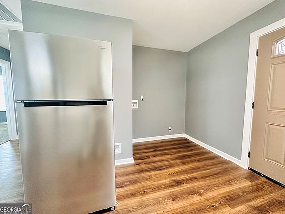 5th image of 459 Merrywood Dr
