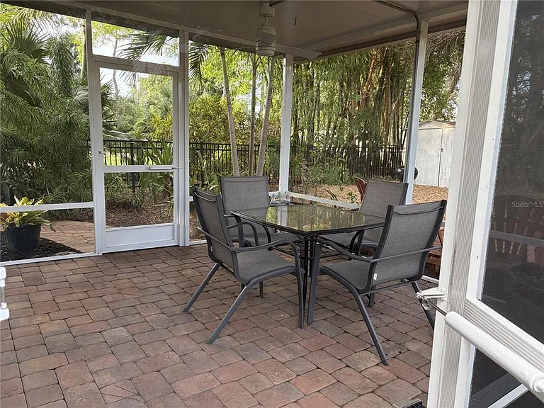 421 Riviera St — Photo 25