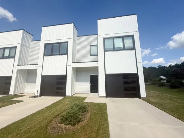 10 S Laird Dr, Clayton, NC 27520