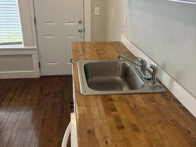 868 Main St #1 — Photo 4