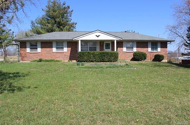 1st image of 696 S Lincoln Dr