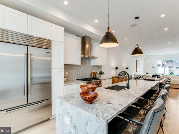 743 S Rosewood St, Philadelphia, PA 19146