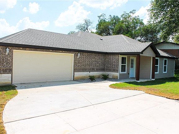 3rd image of 2300 Glen Garden Dr